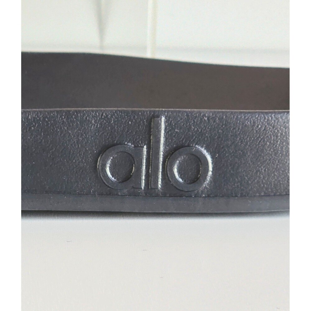 ALO Yoga Black It Slides Recovery Faux Fur Trim Women's Sz 11 Casual Comfort - Picture 4 of 10